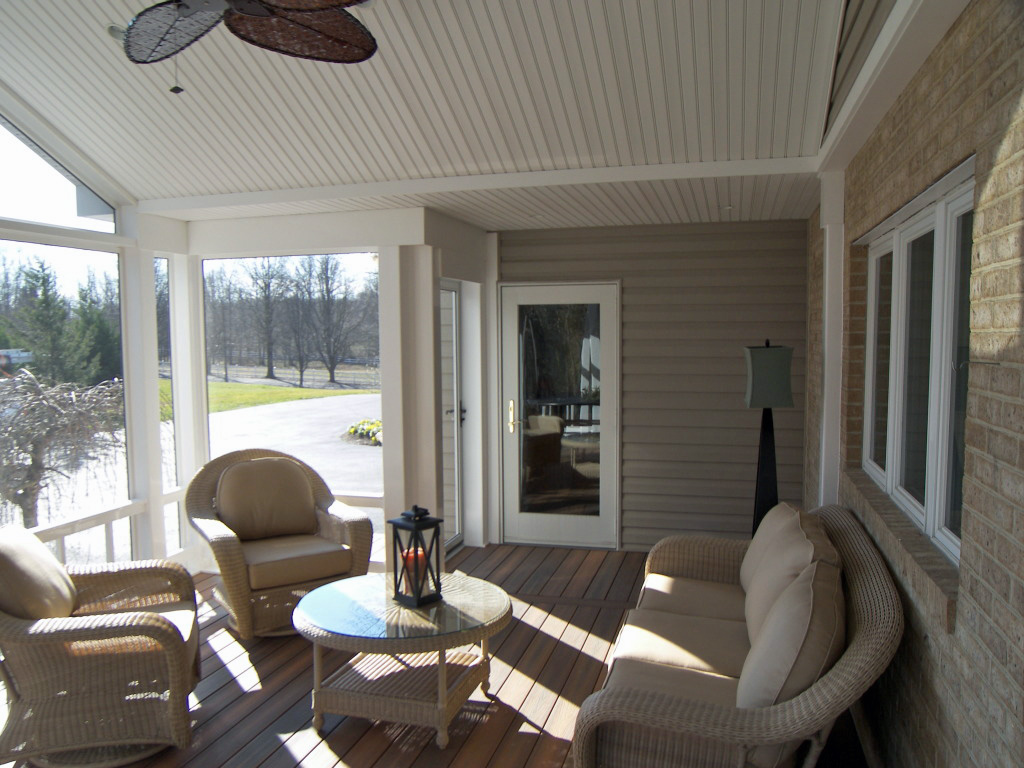 HNH Deck and Porch screened porch with Fiberon flooring.