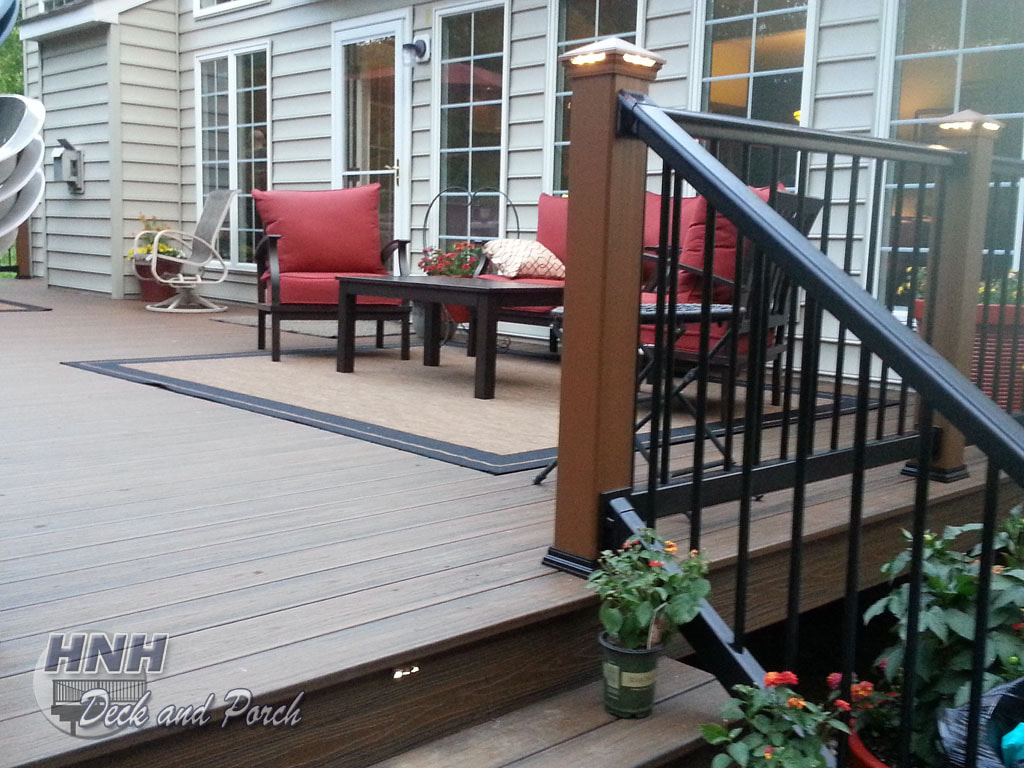 Deck with LED accent lighting by iLighting