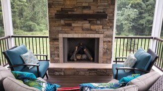 3-Season room with fireplace and Versetta Stone